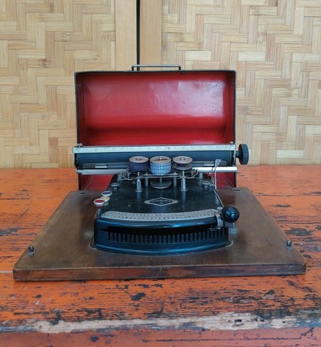 Ancienne machine écrire - ancienne, à