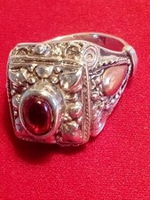 Ancienne et superbe bague en Argent et Vermeil Sertie d une pierre rouge 