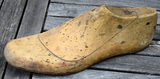 Ancien embauchoir en bois forme chaussure  outil cordonnier pointure 41