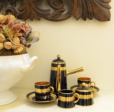 Tête à tête + 4 tasses et soucoupes en supliment Legle porcelaine cobalt et or