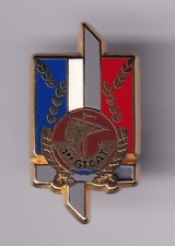 RARE PINS PIN'S .. GENDARMERIE NATIONALE EPEE ESCRIME 1 GTCAT PARIS 75 OR ~GA