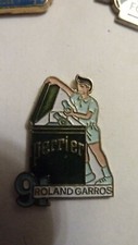 PIN'S  PERRIER  /  ROLAND