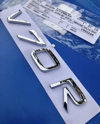 Logo volvo v70 p26 - r,