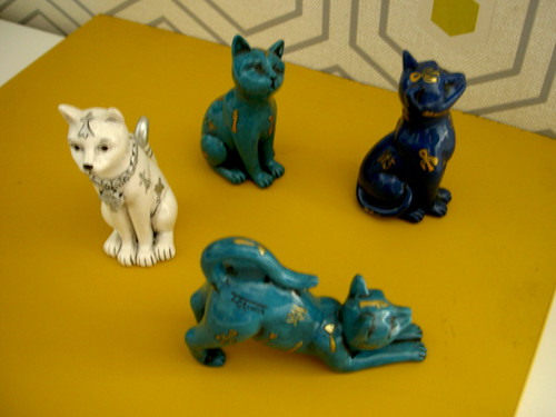 Lot chats porcelaine - de, -chats