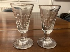 2 verres à liqueur à