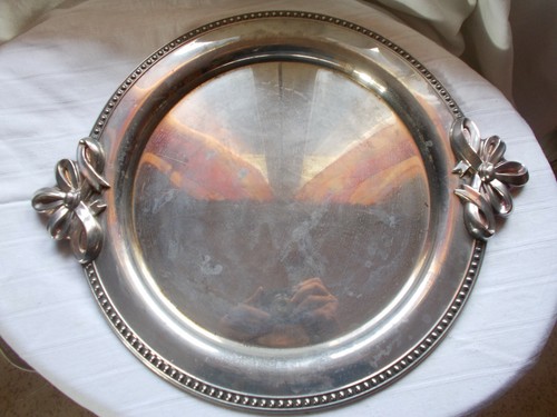 Ancien joli plat - rond, en