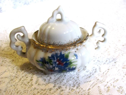 Vintage miniature footed - footed, pot