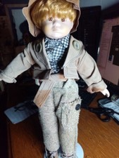 L'orphelinPoupée de collection porcelaine 60cm - Allemagne - habits cuir et daim