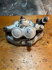 Étrier de frein avant droit