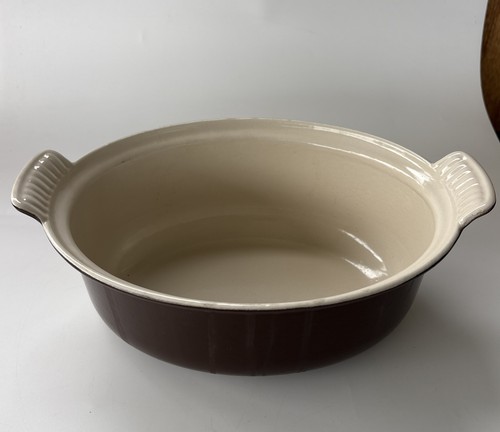 Vintage creuset cast - cast, iron