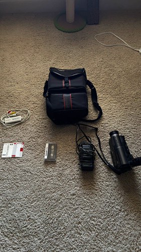 Hitachi es10a 8mm camcorder - 8mm,