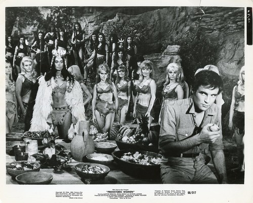 Martine beswick edina - ,