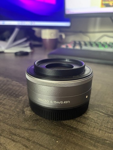 Canon 22mm 2 stm - f/2,