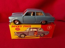 DINKY TOYS (Ancien) - Ford Consul Cortina Ref 139  (vendu avec boite)