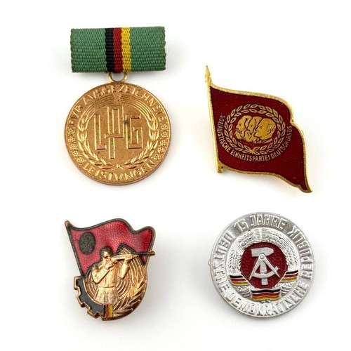 Rda lot pièces insignes - rda, de
