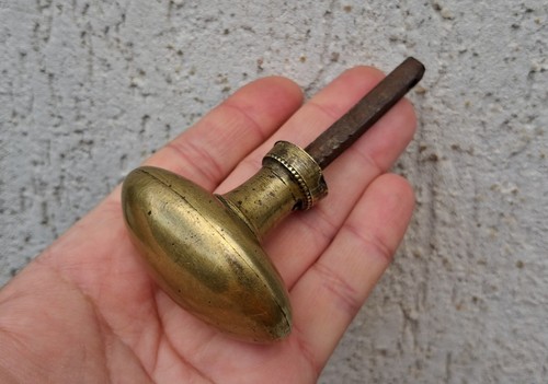 Ancienne poignée olive en - olive,