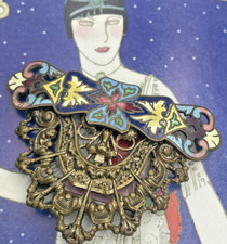 Boucle de ceinture ou attache de cape Art Déco en émail cloisonné sur laiton