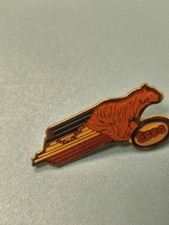 Vintage pin's Esso tigre