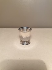 Christofle et Cardeilhac. Coquetier en argent . Poinçon tête de Mercure