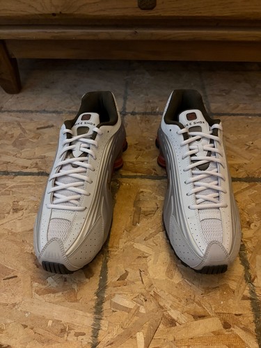 Size nike shox r4 - -,