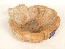 Bénitier marbre sculpté coquille lion Saint-Marc