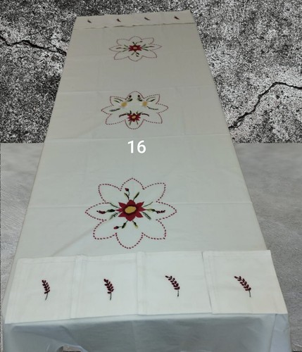 Nappe brodée faite main - brodée,