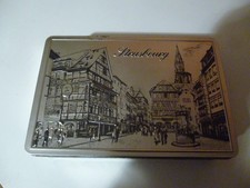 Ancienne boite à gâteaux en