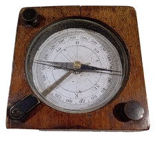 PETITE BOUSSOLE DE MARINE EN BOIS DU XIXème siècle