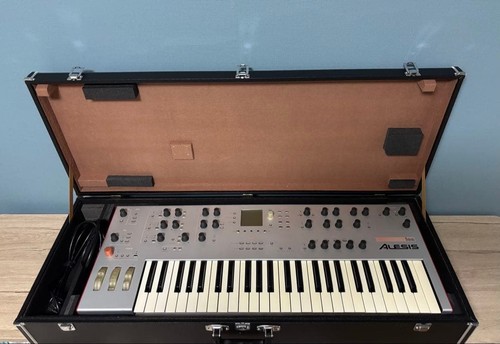 Synthétiseur analogique