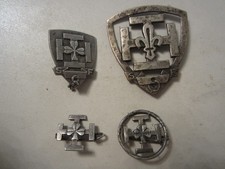 lot de 4 insignes anciens scouts