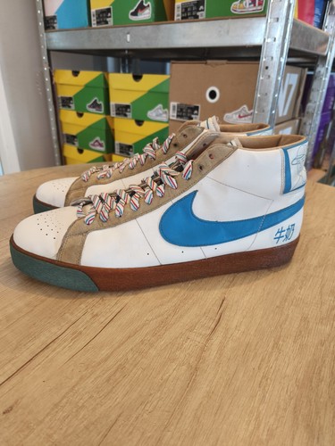 Blazer milk crate 13 - milk,