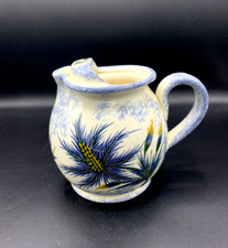 Pichet Vallauris en faience vintage signé Jacqueline Gelb chardon bleu Années 60