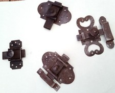 Lot 4 ancien   loquet targette  / serrure/ verrou de porte fer forge