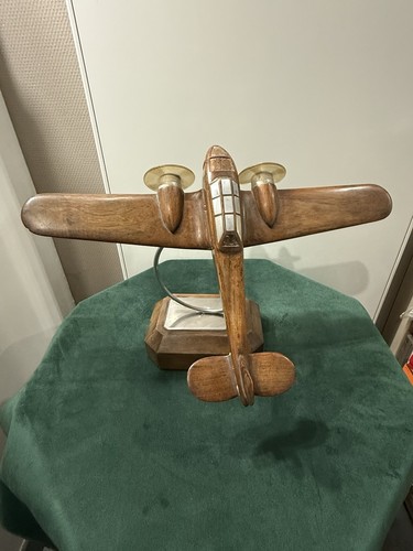 Avion militaire sur socle - avion,
