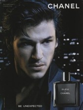 Publicité papier Parfum. Perfume ad. Bleu de Chanel 2010