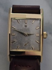 Montre OMEGA en  OR 18 CARRAT Cal.302  Très Bonne État Fab.Suisse ,pour  Homme 