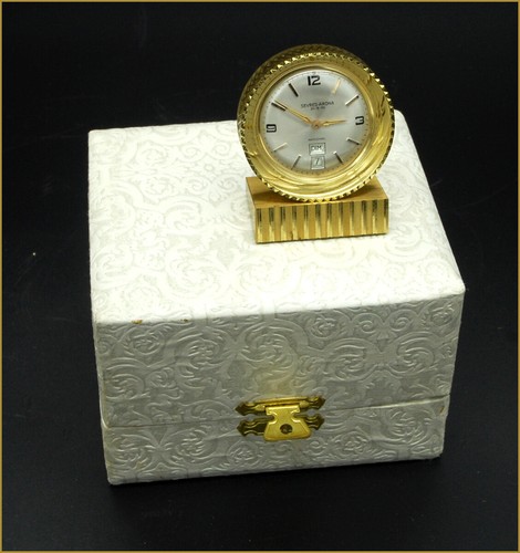Montre bureau dans boite - dans,