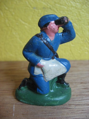Figurine domage - ,