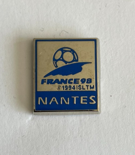 Pin football nantes - football,