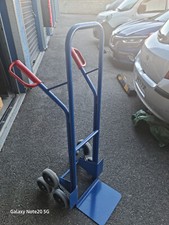 Chariot d'escalier à roues à trois bras