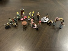 V ENSEMBLE 20 FIGURINES CODE