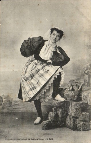 Sablaïse femme en costume - sablaïse, —