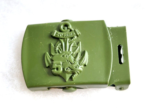 Une boucle ceinture - une,