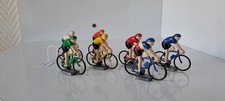 7 CYCLISTES CHAMPION