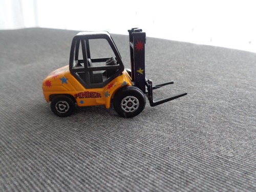 Pinder majorette chariot - -,