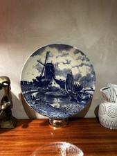 Grand plat décoratif Delft – scène au moulin 