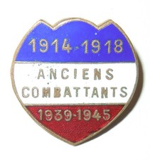 INSIGNE EPINGLETTE ANCIENS