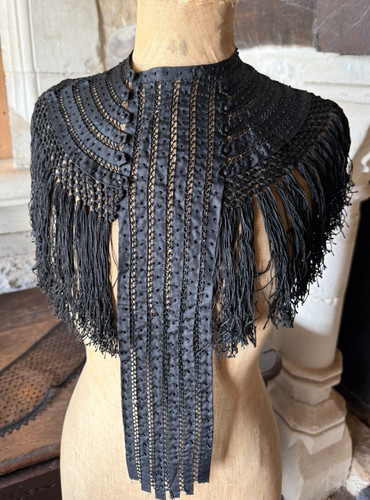 Dentelle ancienne grand col - -,