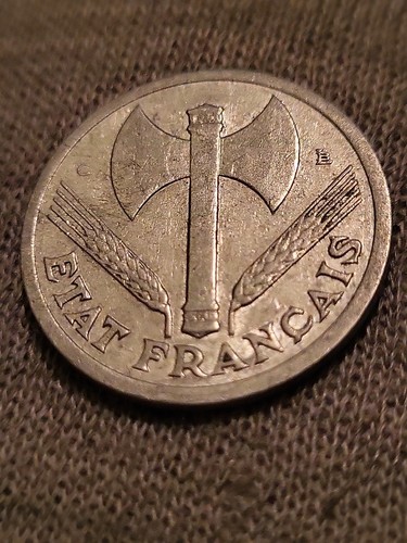 Rare très belle - , piéce