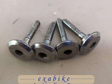 vis de couvre culasse pour Honda VFC 750  -> affichez les details